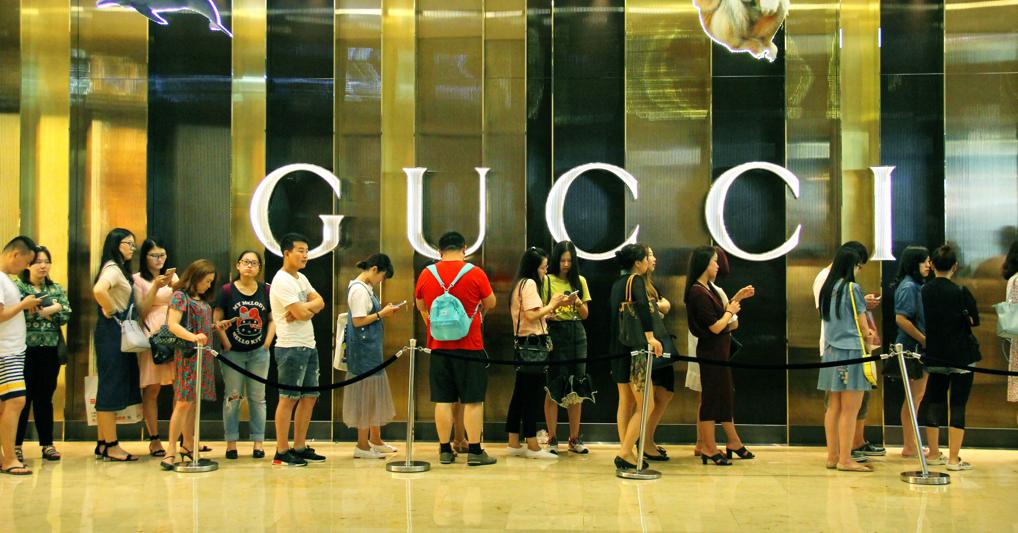 Siti cinesi abbigliamento sale gucci
